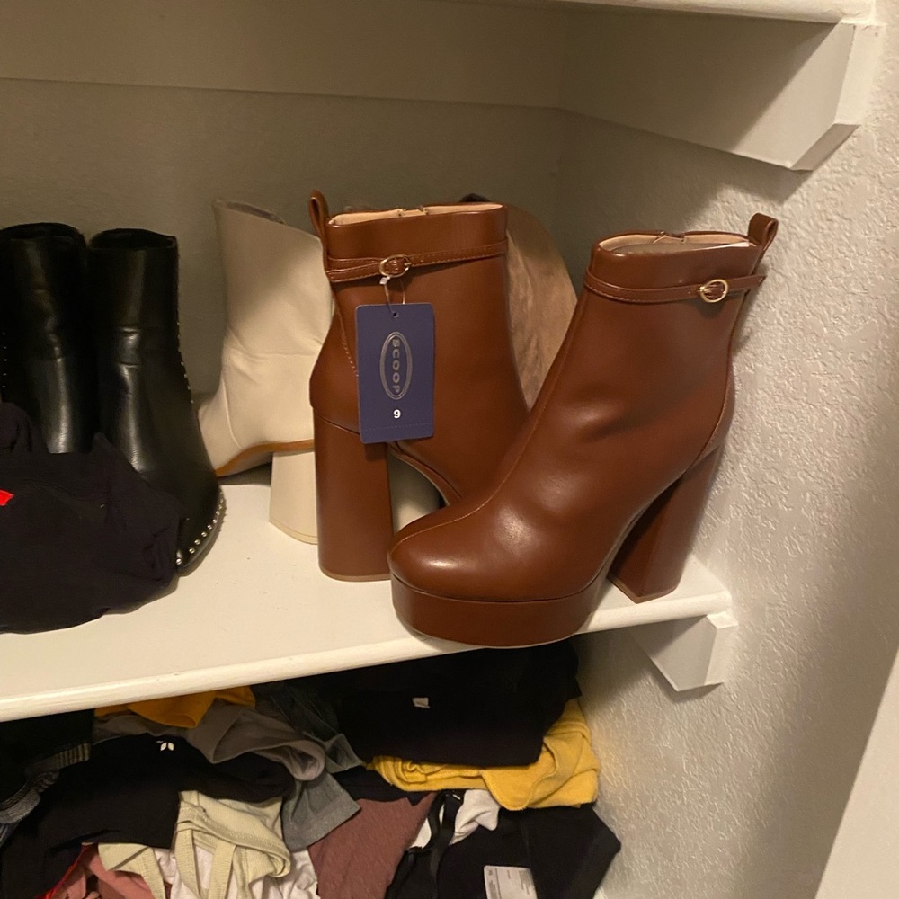 Booties high heeled wide heel